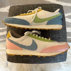 Nike DayBreak Special Edition “Sun Club Worn Blue”